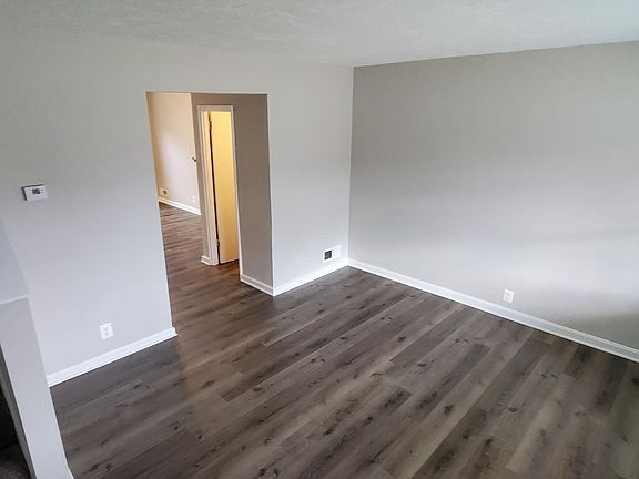 5th image of 821 Jeannette Ave
