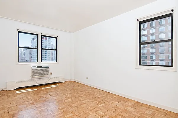 Rented by Nest Seekers International | media 9