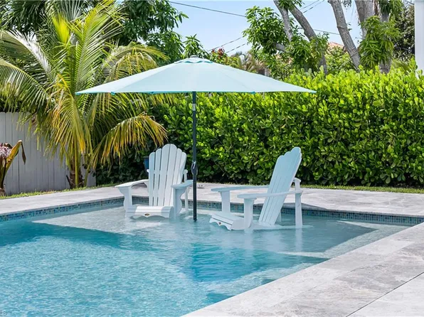 682 95th Ave N, Naples, FL 34108