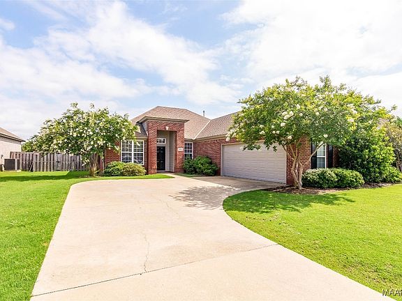 4th image of 9625 Helmsley Cir
