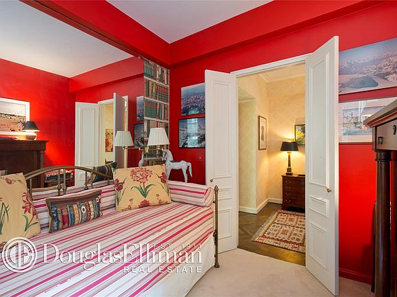 2nd image of 1 E 66th St APT 6G