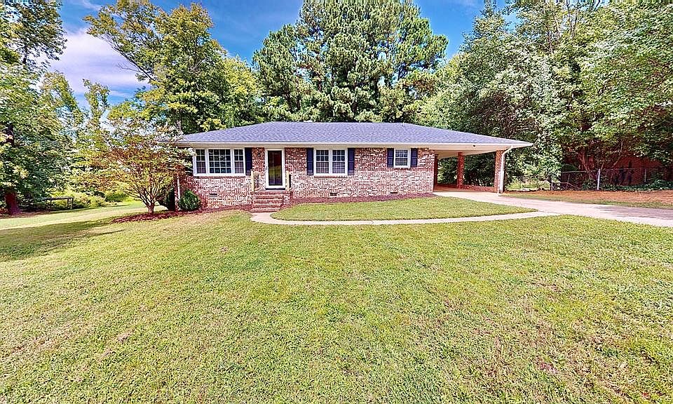 1st image of 131 White Oak Dr