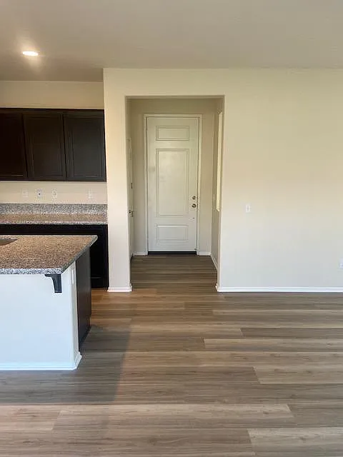 3 bed, 1662 sqft, $3,000 — Photo 3