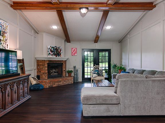 5th image of 26 Country Ln