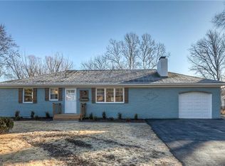 8921 Park St, Lenexa, KS 66215