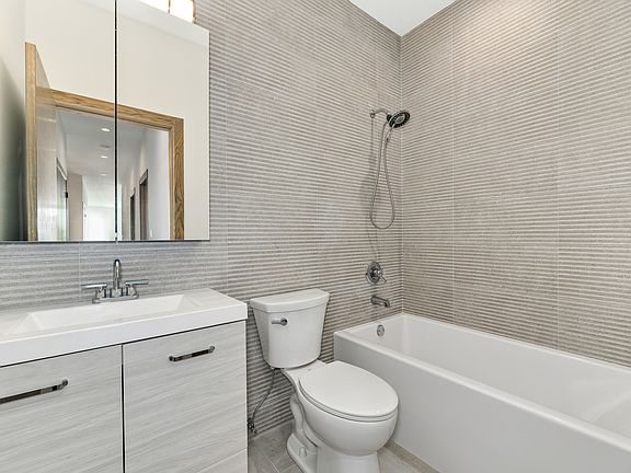 5th image of 4321 N Cicero Ave #1