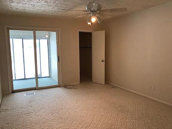 4th image of 2100 Country Club Dr Unit 8