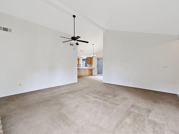 4th image of 2530 E Tulare Avenue