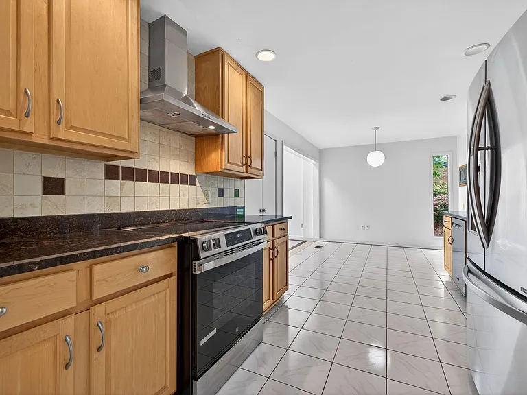 9404 Woodington Dr — Photo 17