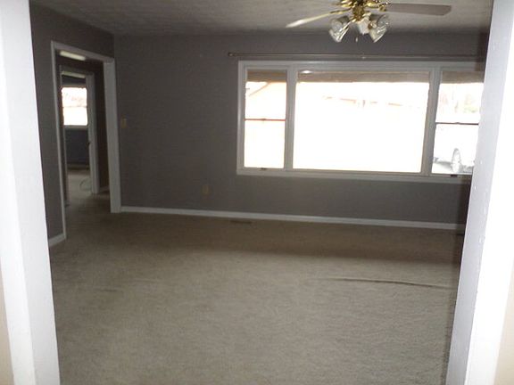4th image of 208 Millstone Dr