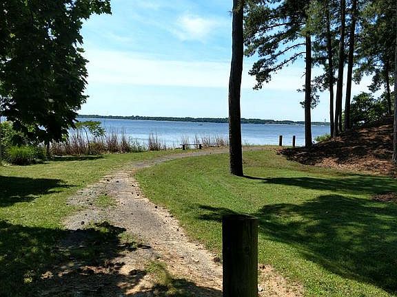 5th image of 498 Dogwood Dr