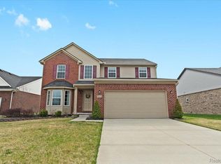 8242 Berwick Dr, Westland, MI 48185