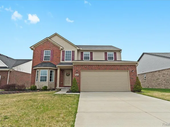 8242 Berwick Dr, Westland, MI 48185