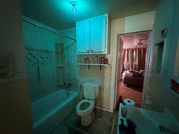 4th image of 5925 Nina Ln