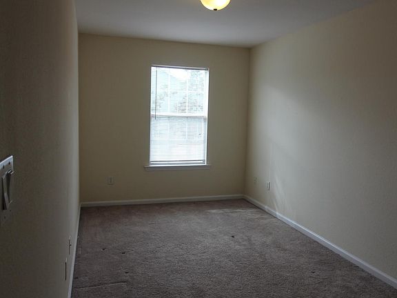 5th image of 14 Old Courthouse Way #A