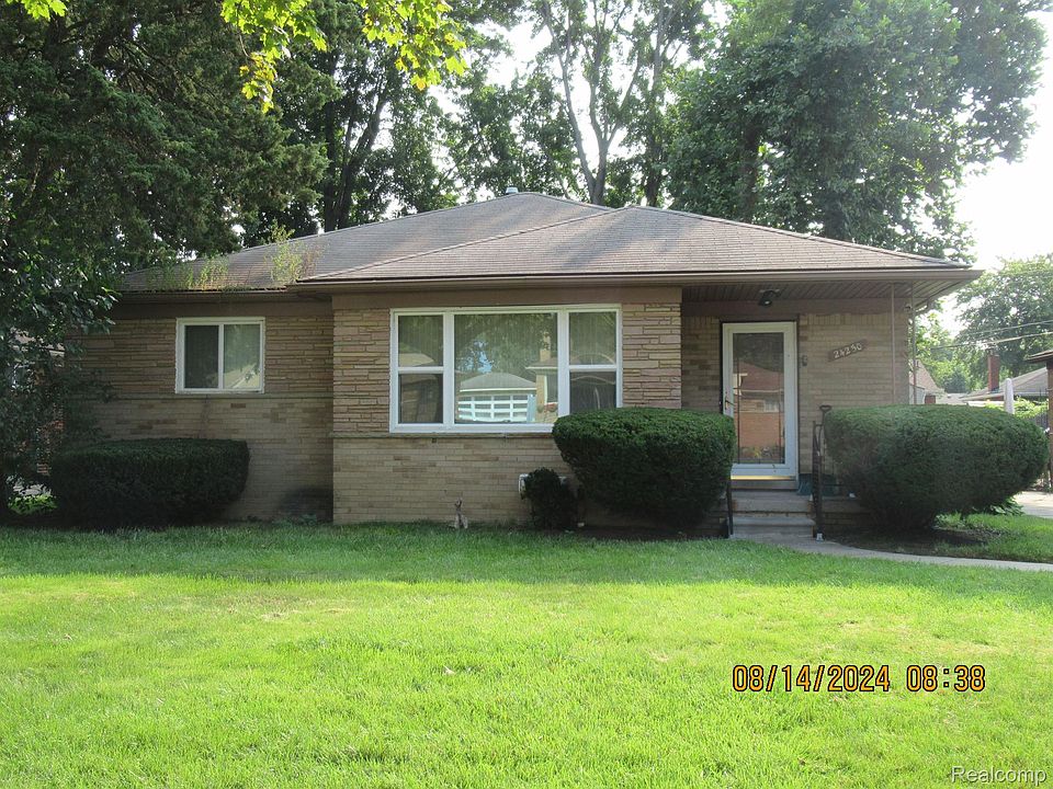 1st image of 24250 Morton St