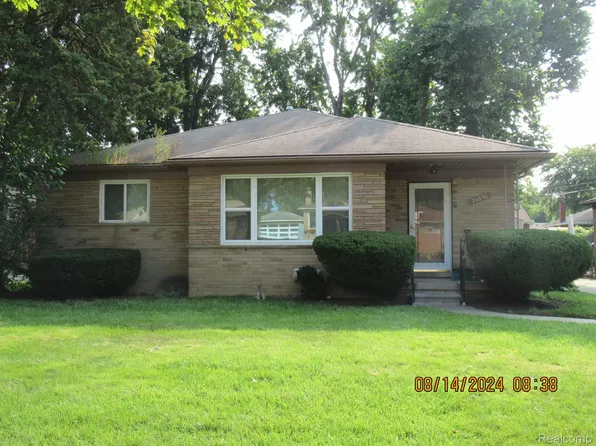 24250 Morton St, Oak Park, MI 48237