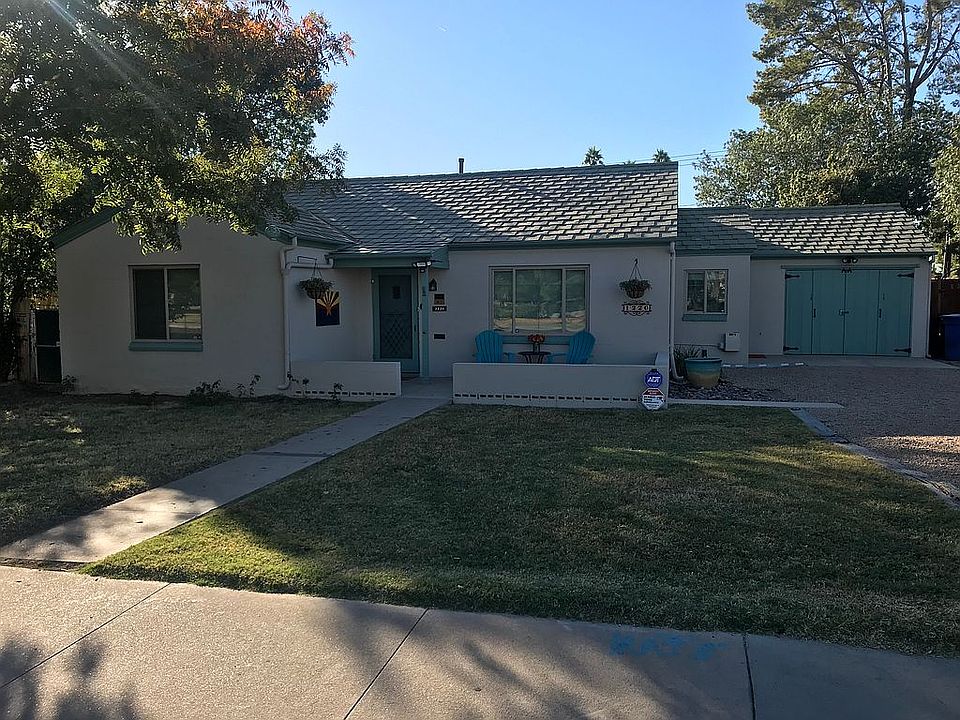 1220 S Mill Ave. Front Yard