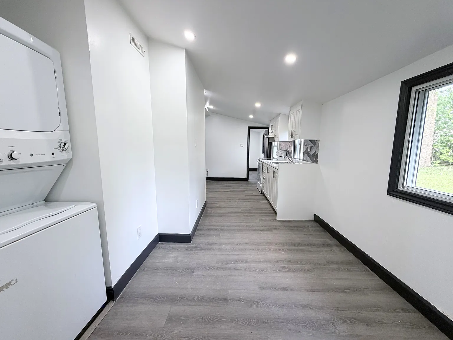 2-85 Mary st — Photo 4