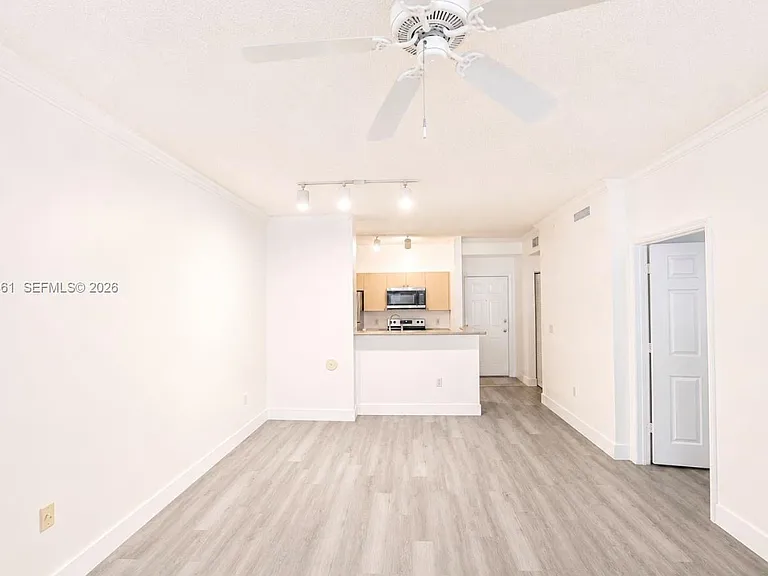 1919 Van Buren St #115A — Photo 6