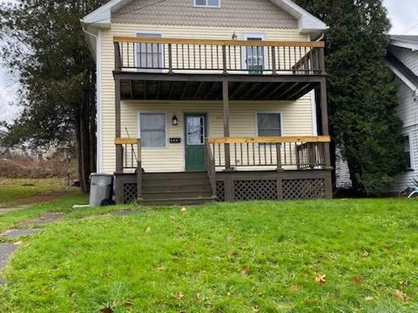 612 1/2 W Center St, Meadville, PA 16335