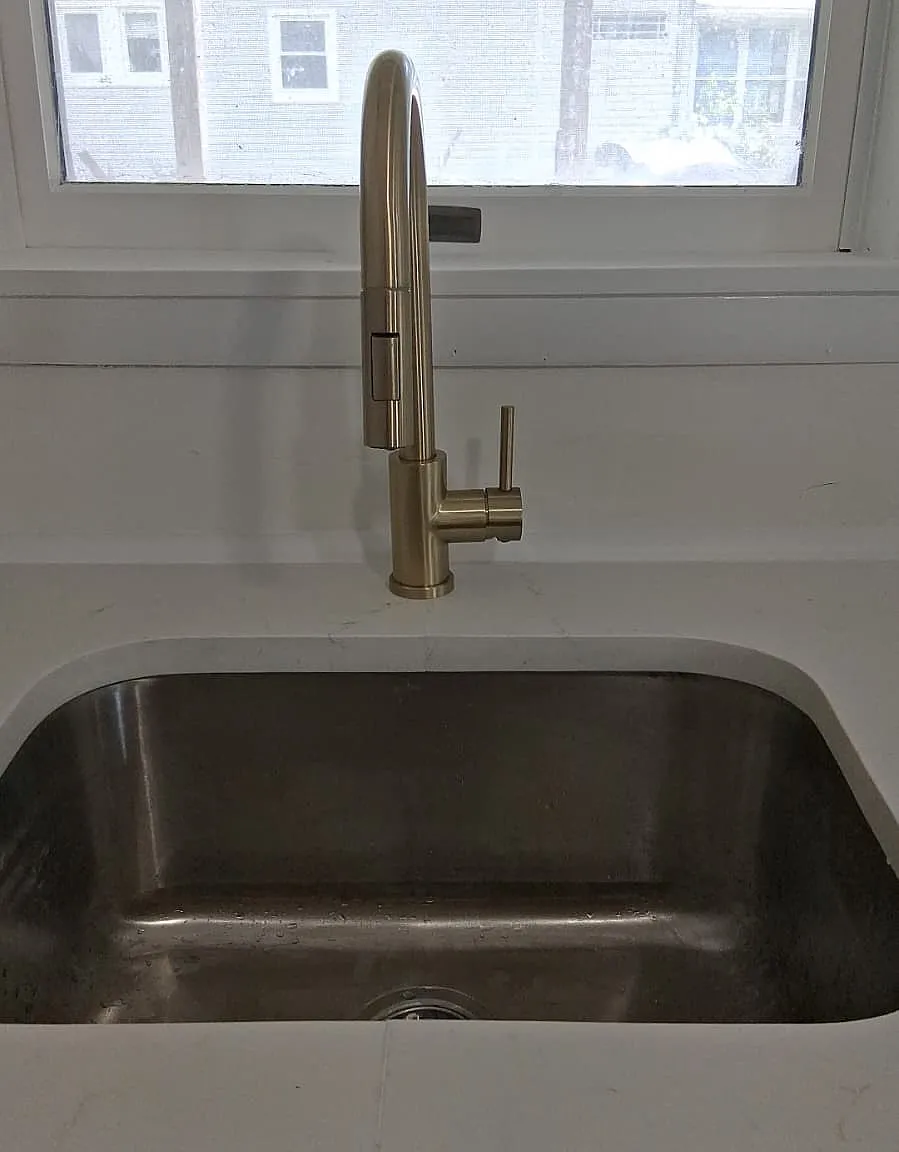 3 bed, 1100 sqft, $2,300 — Photo 1