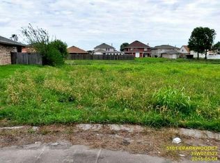 5101 Parkwood Ct E, New Orleans, LA 70128