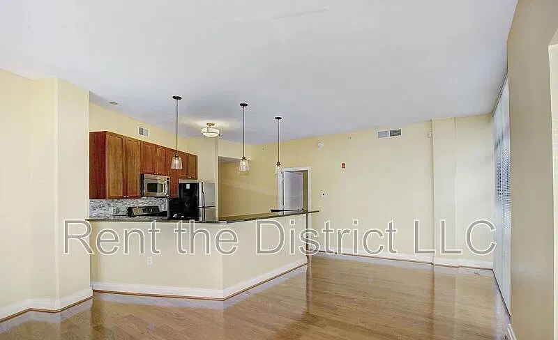 2120 Vermont Ave NW — Photo 3
