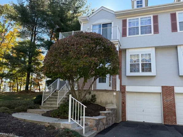 27 Birch Ter, Mount Arlington Boro, NJ 07856