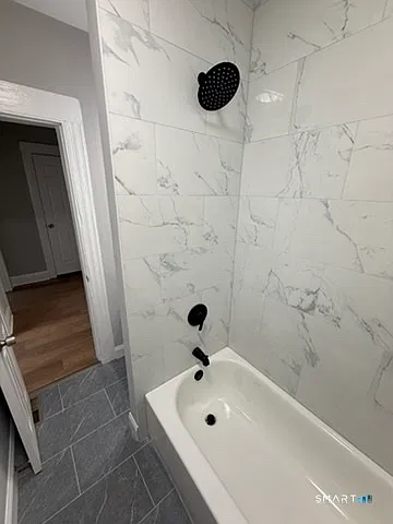 2 bed, 1.0 bath, 3200 sqft, $1,900 — Photo 4