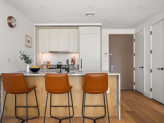 3rd image of 181 18th St APT 501
