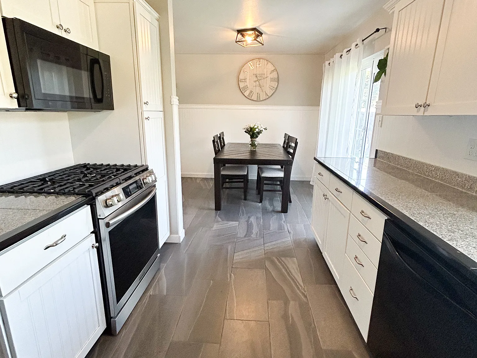 6147 Moore St — Photo 3