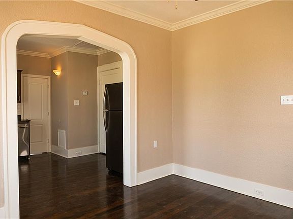 2nd image of 1115 S Jennings Ave APT 9