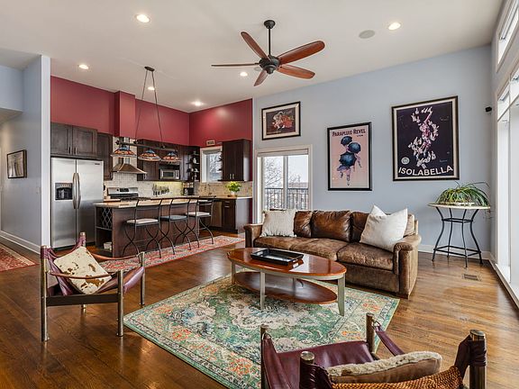 4th image of 3056 N Oakley Ave APT 4N