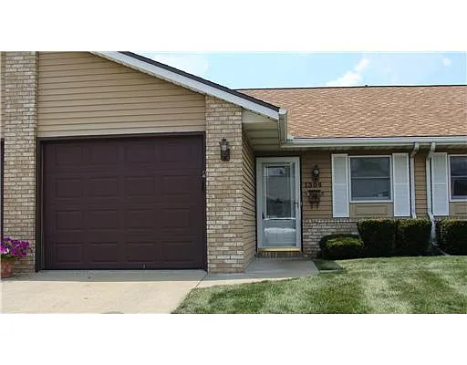 1304 Berkley Cir photo 1