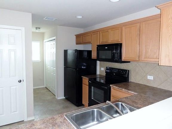 5th image of 1901 Clarksville Ln Unit 39