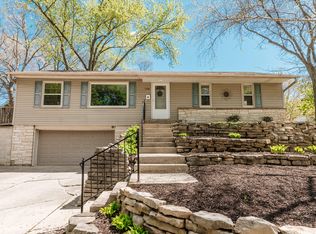 1906 N 69th St, Wauwatosa, WI 53213