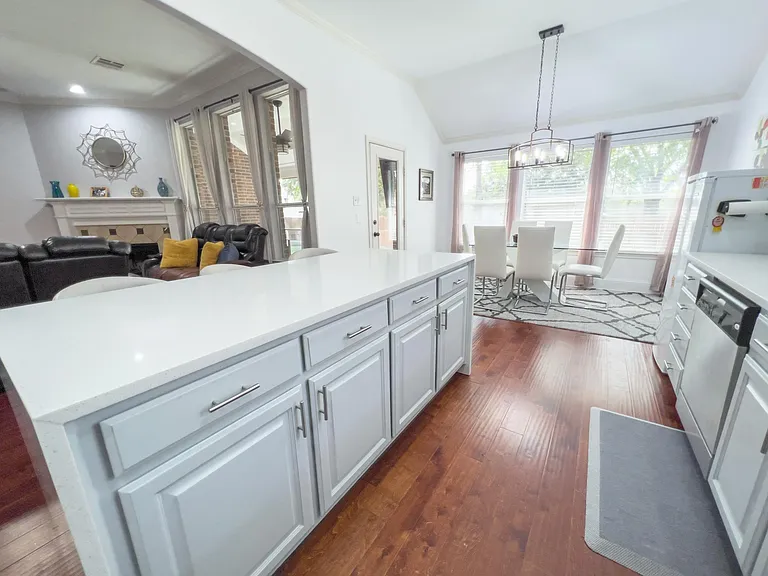 5915 Ivy Glen Dr — Photo 13