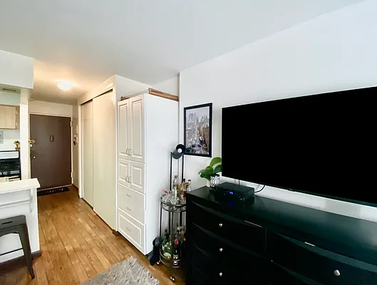 Rented by Compass | media 3