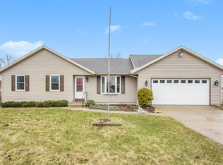 53720 Rolling Meadow Blvd, Paw Paw, MI 49079