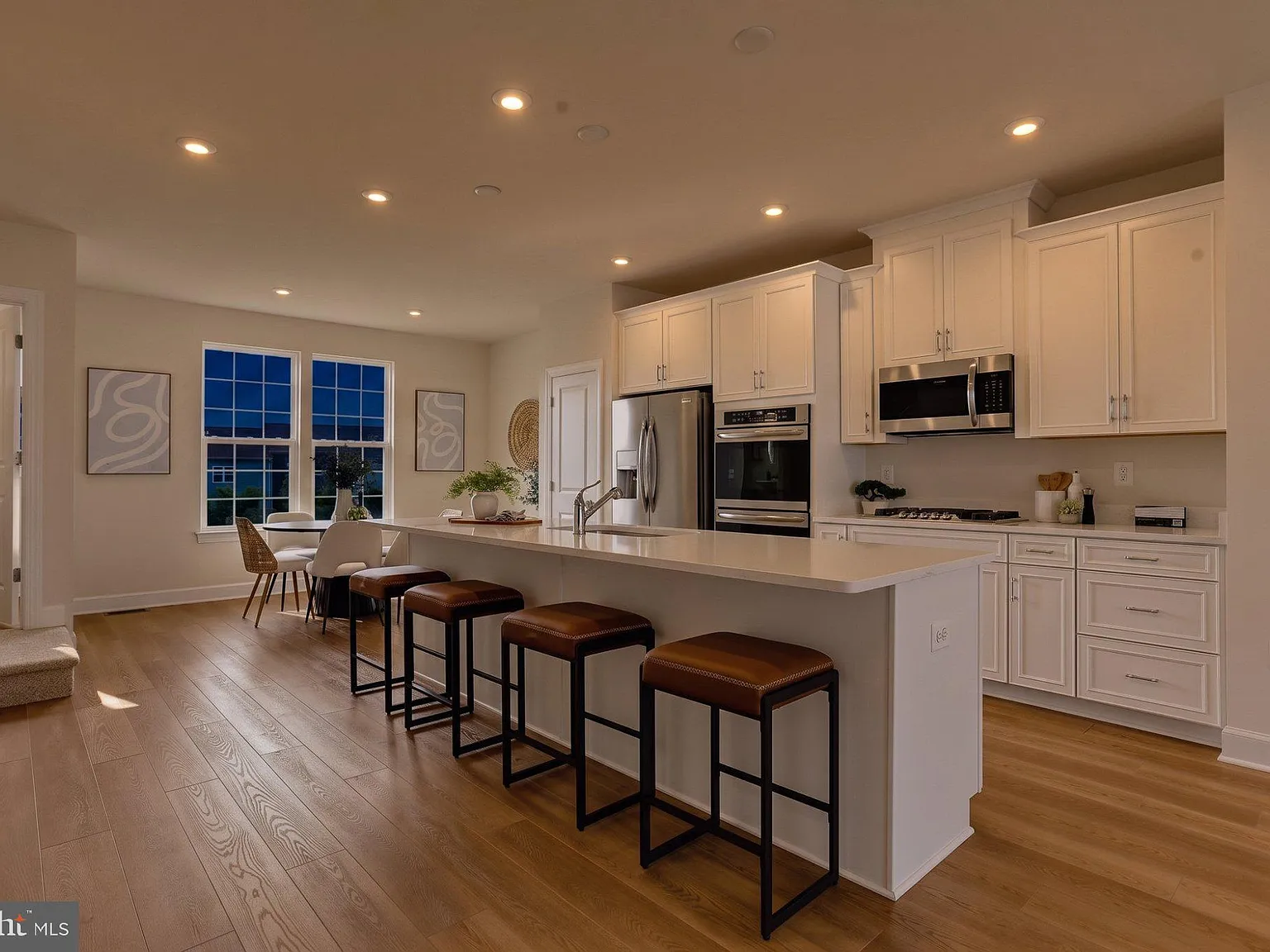 Haymarket Crossing Condominium — Photo 4