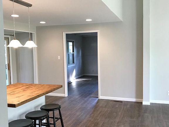 2nd image of 309 Holiday Dr