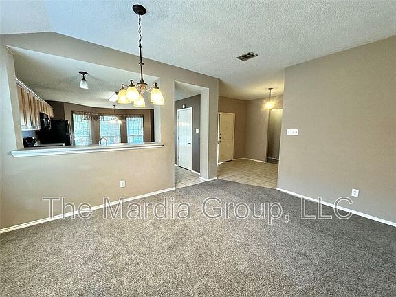 5th image of 1012 Margaret Dr