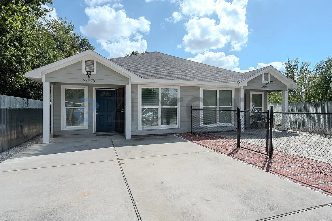 3 bed, 2360 sqft, $1,950 — Photo 1
