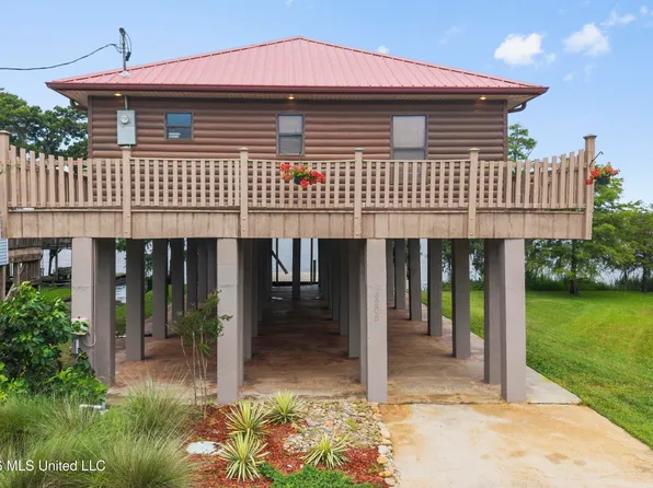 4205 Riverside Dr, Pearlington, MS 39572
