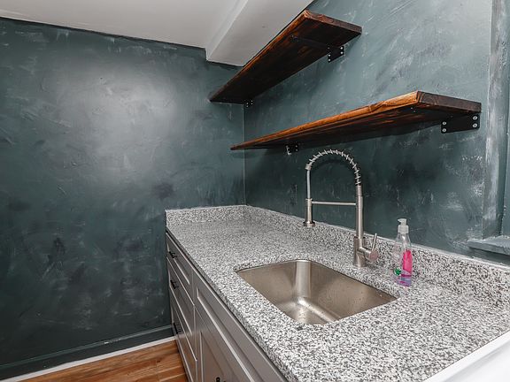 3rd image of 1827 E Ocean View Ave #B2