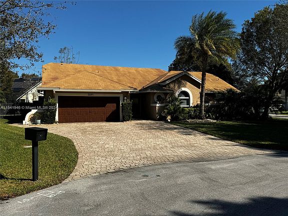 4th image of 5091 NW 51st Ave