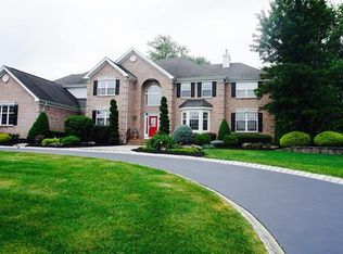 2 Belaire Dr, Jackson, NJ 08527