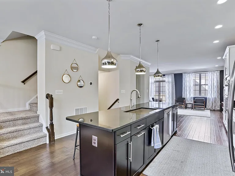 22462 Cambridgeport Sq — Photo 6