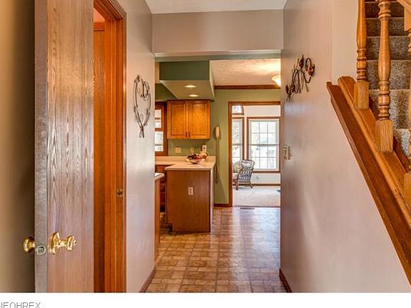 3rd image of 1018 Valley Creek Dr